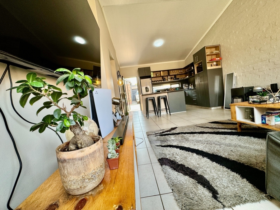 2 Bedroom Property for Sale in Van Der Hoff Park North West